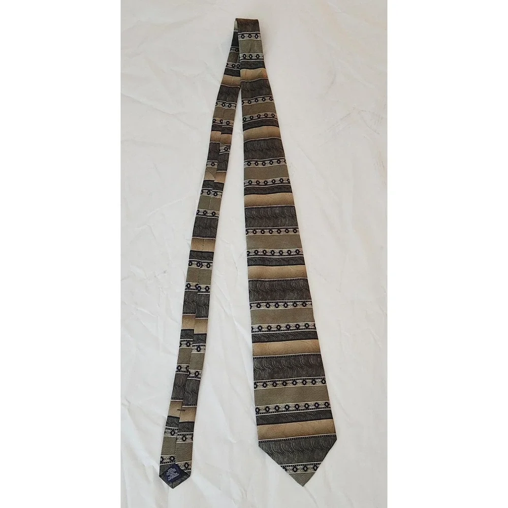 David Taylor 100% Polyester Striped‎ Men's Neck Tie